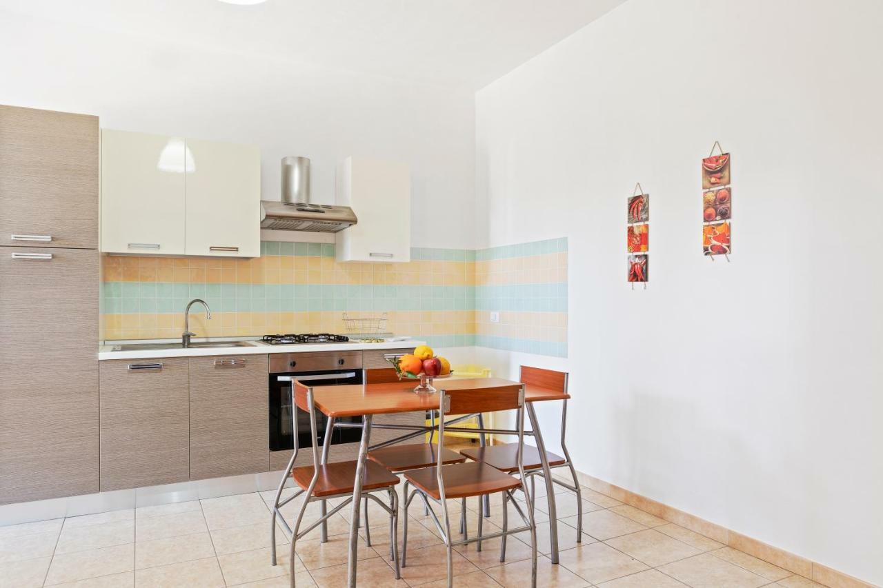 Focallo Seaside Holiday Flat Санта-Мария-дель-Фокалло Экстерьер фото
