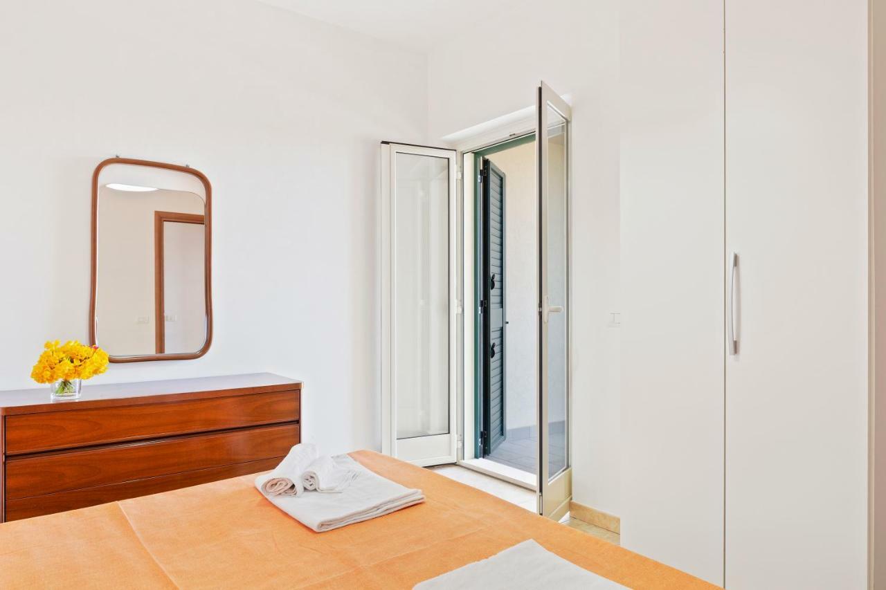 Focallo Seaside Holiday Flat Санта-Мария-дель-Фокалло Экстерьер фото